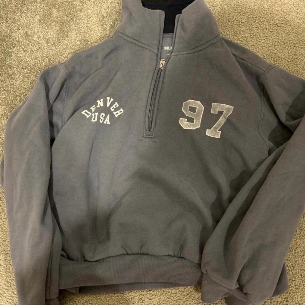 Hollister Men's Charcoal Zip-Up Sweater